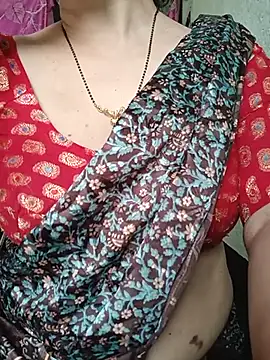 Snapshot of Rosy-B chatting on 15, 5, 2026 Rosy-B online show from 15, 5, 2026