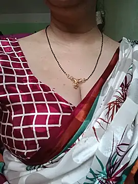 Snapshot of Rosy-B chatting on 18, 5, 2026 Rosy-B online show from 18, 5, 2026