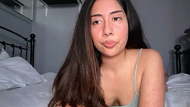 Snapshot of LorenaAnderson chatting on 24, 5, 2026 LorenaAnderson online show from 24, 5, 2026