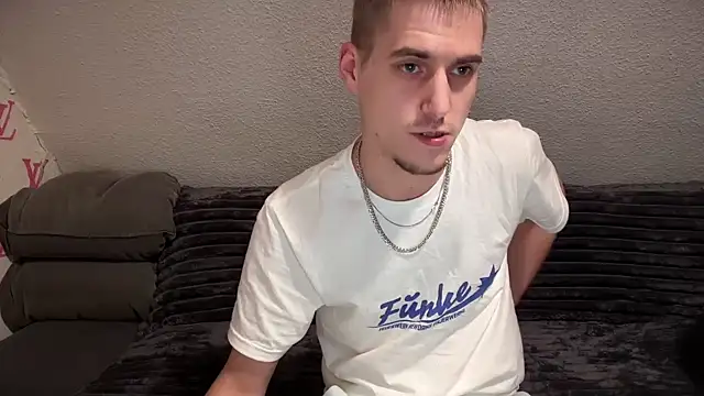 Snapshot of Cookieboy88 chatting on 18, 12, 2024 Cookieboy88 online show from 18, 12, 2024