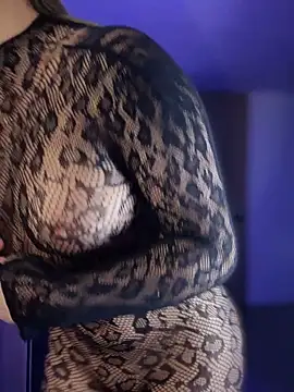 SaraFerreira online show from 3, 12, 2025