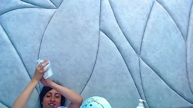 Cameron cutte online show from 25, 2, 2025