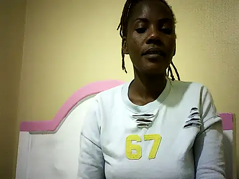 Snapshot of Pierra77 chatting on 19, 9, 2025 Pierra77 online show from 19, 9, 2025