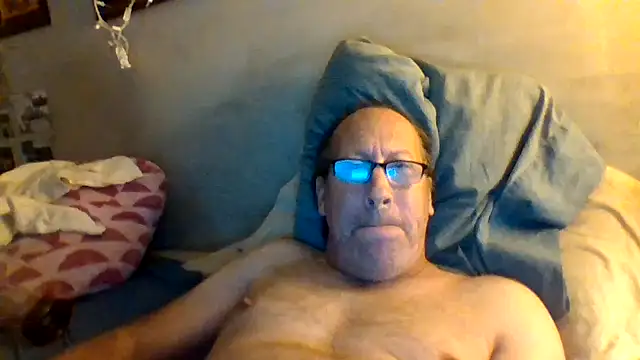 Snapshot of hornyrich69 chatting on 11, 12, 2024 hornyrich69 online show from 11, 12, 2024