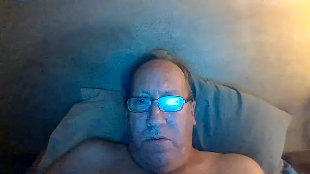 Snapshot of hornyrich69 chatting on 2, 2, 2026 hornyrich69 online show from 2, 2, 2026