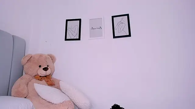 DannaHyde online show from 28, 1, 2025