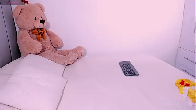 DannaHyde online show from 2, 11, 2025