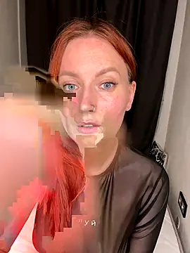 Snapshot of EmmaWarren chatting on 23, 9, 2025 EmmaWarren online show from 23, 9, 2025