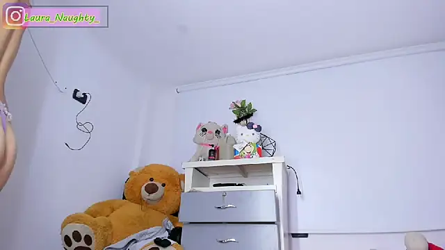 Laura naughty  online show from 8, 1, 2025