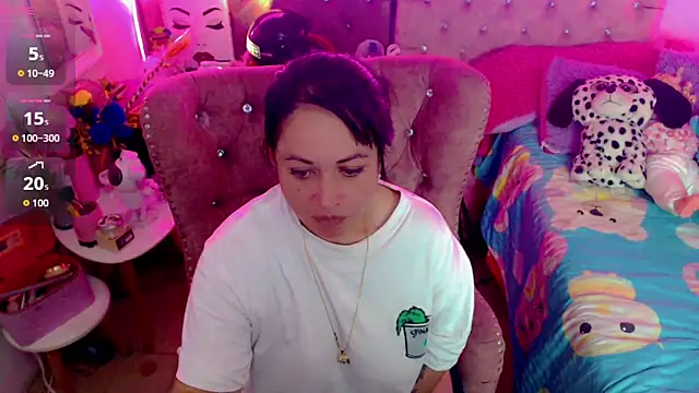 Snapshot of martina_bk chatting on 19, 12, 2025 martina bk online show from 19, 12, 2025