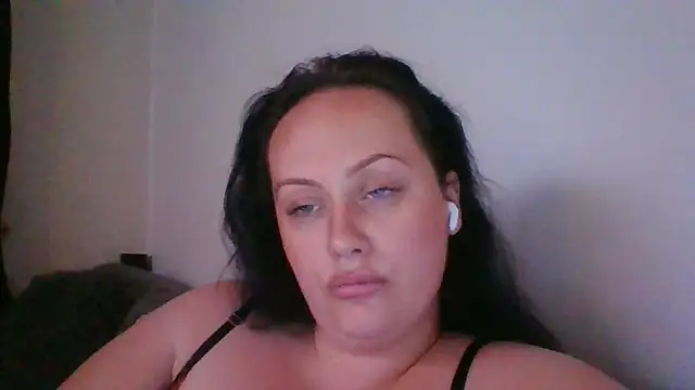 CurvyQueen2023 online show from 8, 11, 2025