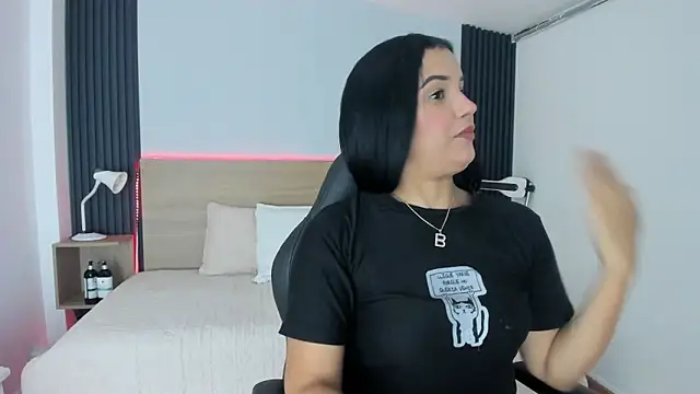 Chiqui milk  online show from 14, 10, 2025