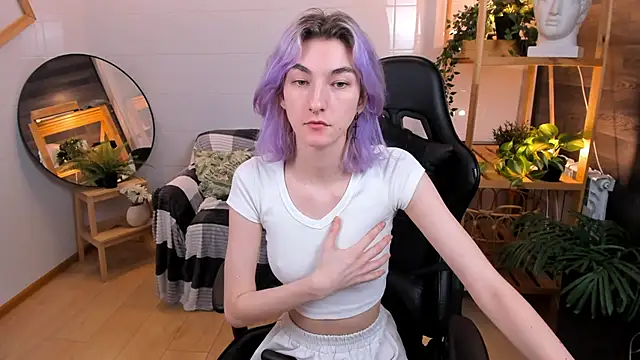 Mia Cheers online show from 3, 12, 2025