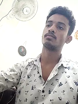 Snapshot of curlyhairboy_ chatting on 10, 9, 2025 curlyhairboy online show from 10, 9, 2025