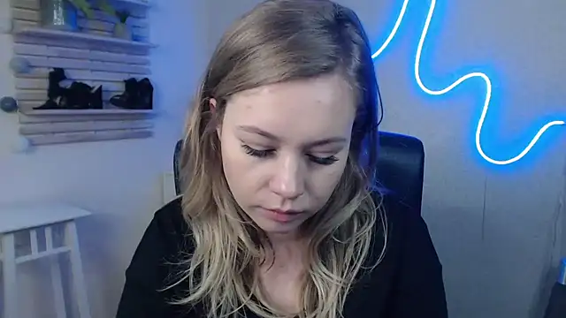Snapshot of holly_xglam chatting on 2, 1, 2025 holly xglam online show from 2, 1, 2025