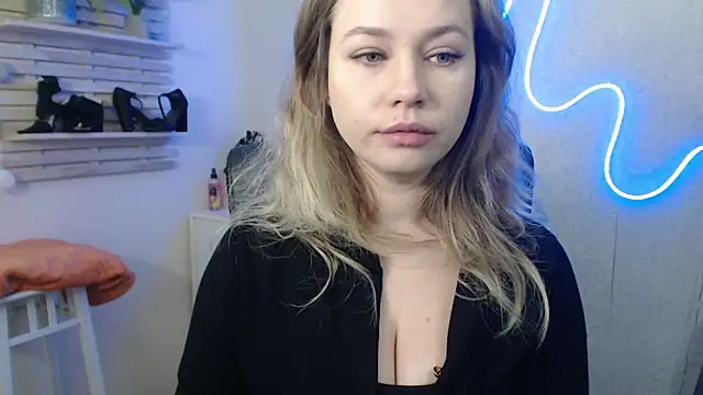 Snapshot of holly_xglam chatting on 15, 1, 2025 holly xglam online show from 15, 1, 2025
