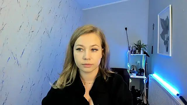 Snapshot of holly_xglam chatting on 29, 9, 2025 holly xglam online show from 29, 9, 2025