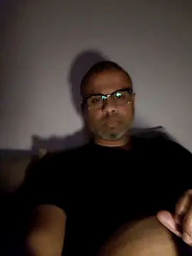 Snapshot of desi_black_cock chatting on 2, 12, 2024 desi black cock online show from 2, 12, 2024