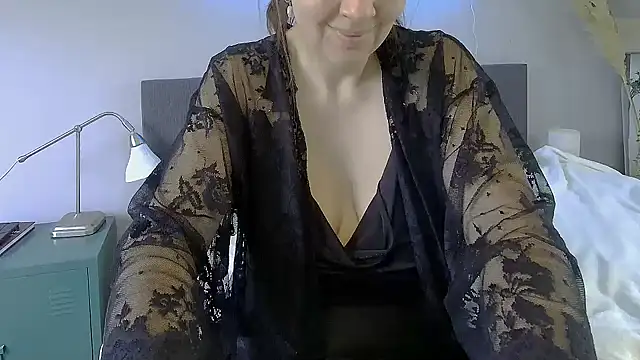 Ella Next Door online show from 22, 1, 2025