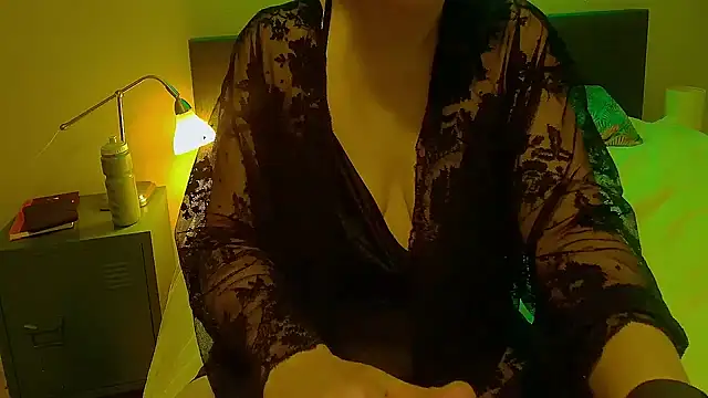 Ella Next Door online show from 27, 1, 2025