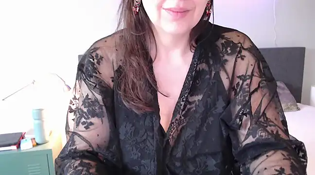 Ella Next Door online show from 23, 2, 2025