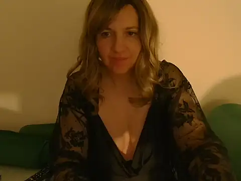 Ella Next Door online show from 15, 11, 2025