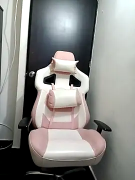 Snapshot of Baby-buu1002 chatting on 7, 3, 2025 Baby-buu1002 online show from 7, 3, 2025