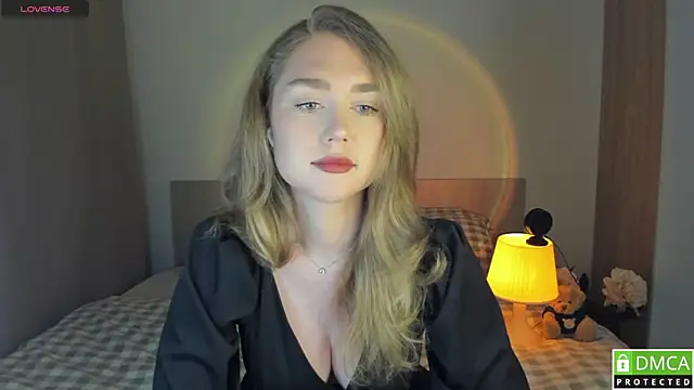 Snapshot of TheVanessaMaes chatting on 5, 3, 2025 TheVanessaMaes online show from 5, 3, 2025
