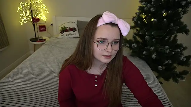 MagicPeachh  online show from 9, 12, 2024
