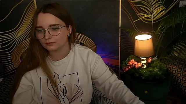 MagicPeachh  online show from 19, 12, 2024