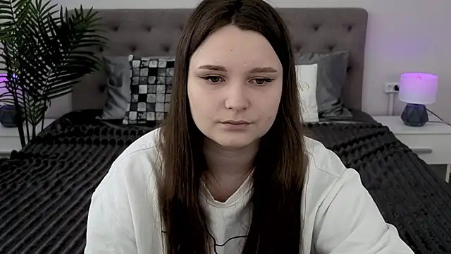 MagicPeachh  online show from 16, 3, 2026