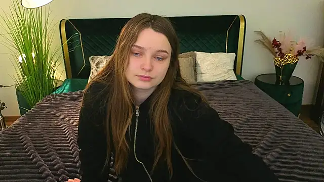 MagicPeachh  online show from 10, 4, 2026