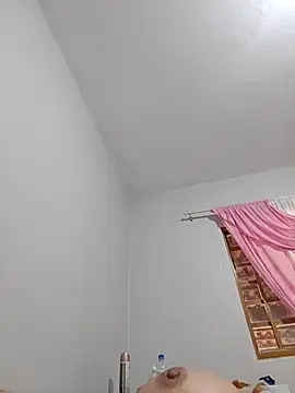 Snapshot of BrendaBittencourt chatting on 17, 11, 2025 BrendaBittencourt online show from 17, 11, 2025