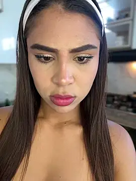 HaileyBaldwin online show from 6, 1, 2025