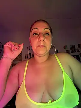 Snapshot of DeeLight124 chatting on 10, 7, 2026 DeeLight124 online show from 10, 7, 2026