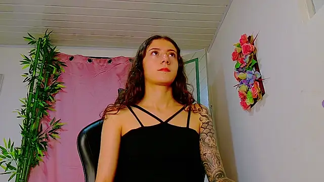 scarlet-jonesx online show from 14, 4, 2026