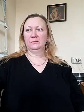 Snapshot of blondyaguar chatting on 15, 11, 2025 blondyaguar online show from 15, 11, 2025