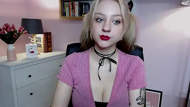 Snapshot of MadelineLust chatting on 28, 12, 2024 MadelineLust online show from 28, 12, 2024
