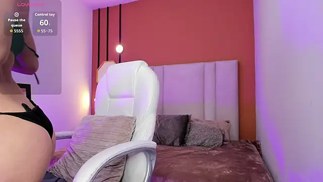 Chloe fischer  online show from 18, 12, 2025