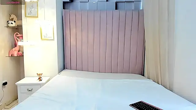 LisbethMoore  online show from 10, 12, 2024