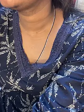 Spicy sari girl online show from 3, 11, 2025