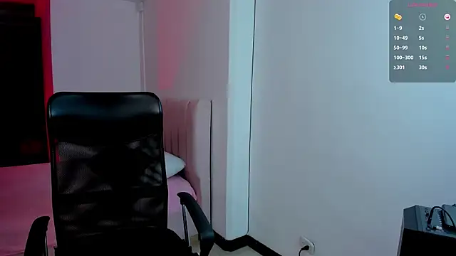 sophie alice  online show from 18, 12, 2025