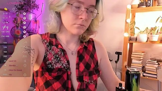 alisahug online show from 17, 10, 2025