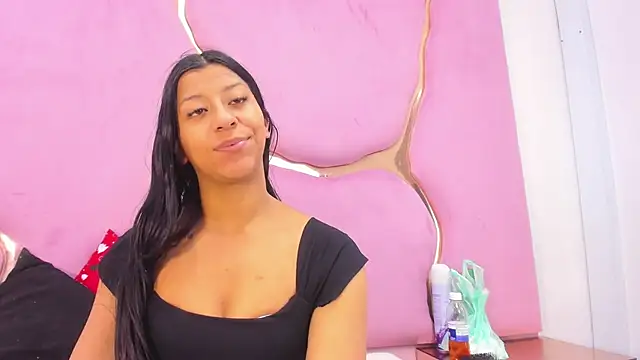 Snapshot of VaneLin18 chatting on 1, 11, 2025 VaneLin18 online show from 1, 11, 2025