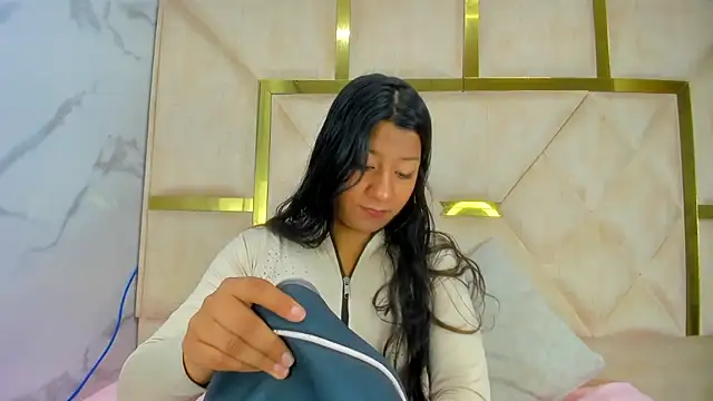 Snapshot of VaneLin18 chatting on 2, 12, 2025 VaneLin18 online show from 2, 12, 2025