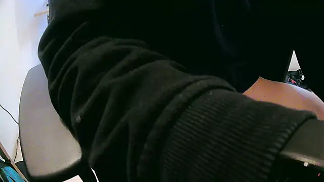 skinnyandthick online show from 5, 3, 2025