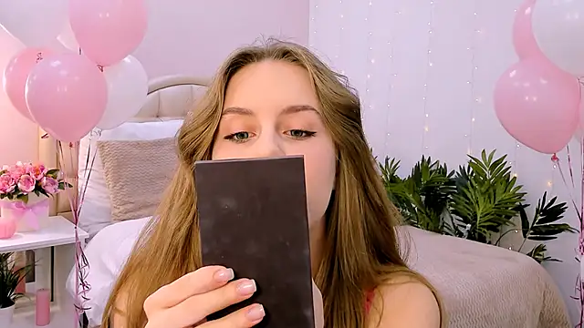 RozzitaBedberry online show from 28, 1, 2025