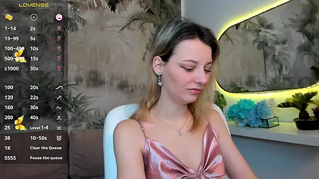 pretty little thing online show from 15, 1, 2025