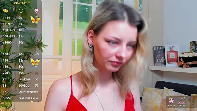 pretty little thing online show from 29, 1, 2025