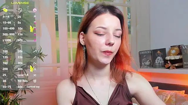 pretty little thing online show from 11, 3, 2025